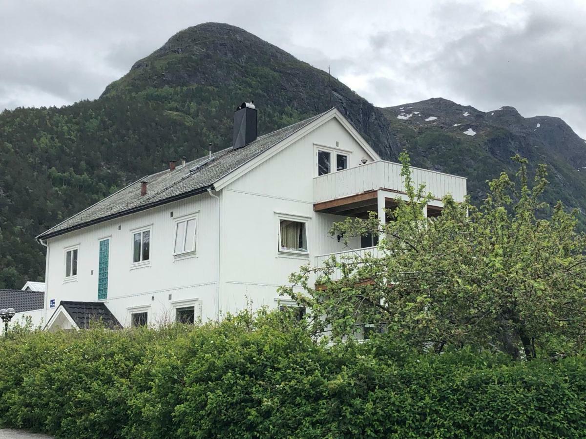 Gustehouse Andalsnes